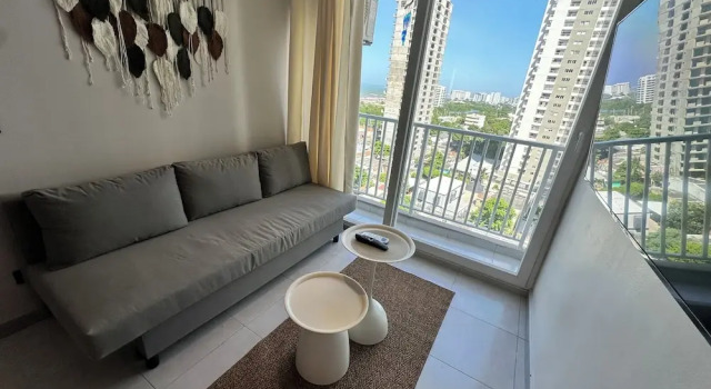 Modern Apt Near Beach & Center -Sunset47