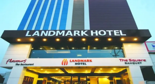 Номер Superior Landmark Hotel