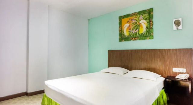 Hotel O Makassar near Losari Beach formerly Ocean View Hotel, Book Hotel Hotels in Sulawesi with Parking, Parking