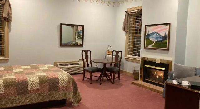 Двухместный люкс Deluxe Oak Valley Inn and Suites