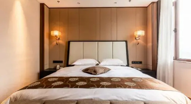 Люкс Deluxe Yinyi International Hotel