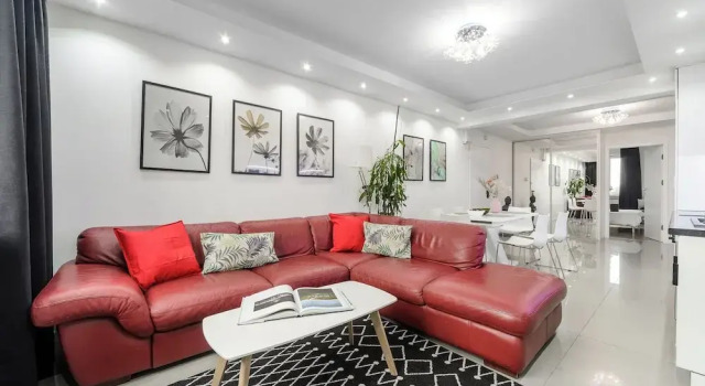 Апартаменты Comfort Lumina spacious apart with 3 bedrooms