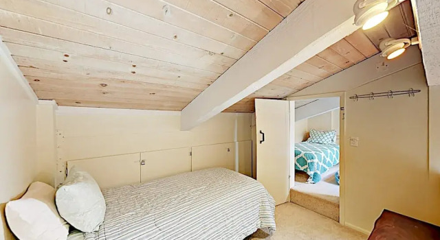 New Listing! Stylish 3-Story Condo Near Ski Resorts Condo