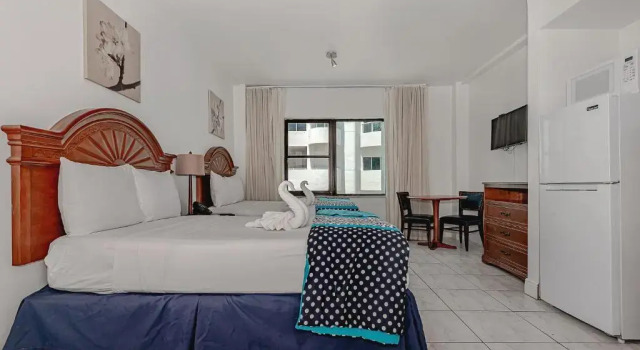Семейная студия Beach Front Studio Miami Beach