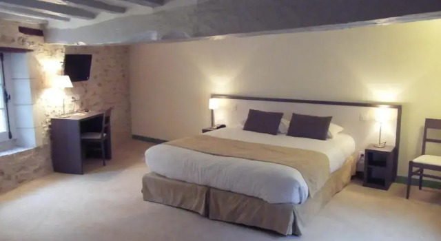 Номер Superior Logis Hôtel Restaurant Le Puits Doré