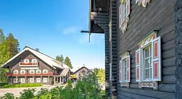 Bomban Karjalaiskylä, Carelian Village