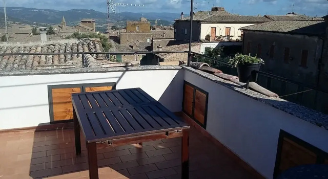 Апартаменты Very Central Apartment, a few Steps From the Duomo and the Theatre, With Balcony