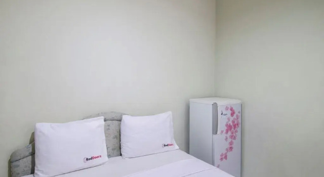 RedDoorz Near WTC Sudirman