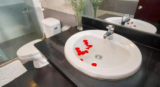 Двухместный номер Standard DMZ Hotel ,Central Hue ,Near Perfume River