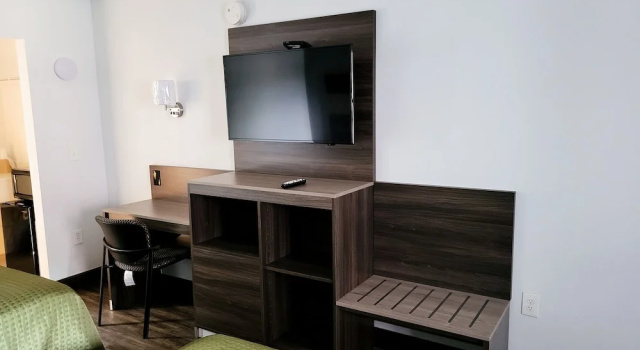 Четырёхместный номер Standard East Lake Inn