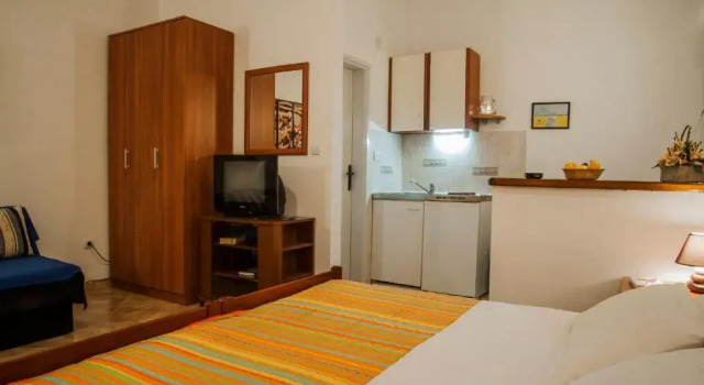 Huter Apartments
