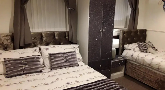 Трёхместный номер Standard Mayfair hotel Blackpool city centre