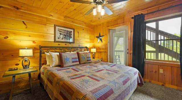 A Wolf's Den Gatlinburg
