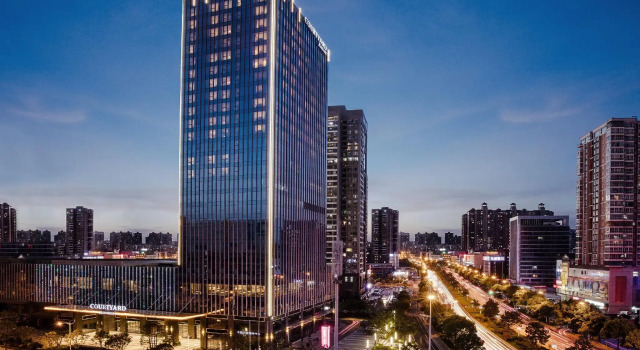 Люкс Deluxe Courtyard by Marriott Changsha South