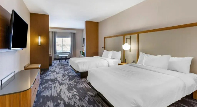 Четырёхместный люкс Fairfield by Marriott Inn & Suites Sandusky