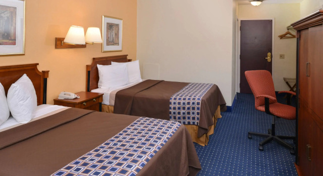 Четырёхместный номер Standard Americas Best Value Inn Geneva