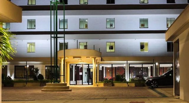 Golden Hôtel, Prenota Hotel Marcory 