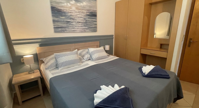 Apartments Jure, Забронировать Апартаменты/квартира Трогир Ciovo Island, рядом с Пляж Бочичи