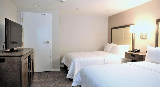 Четырёхместный люкс Hampton Inn Alexandria/Old Town