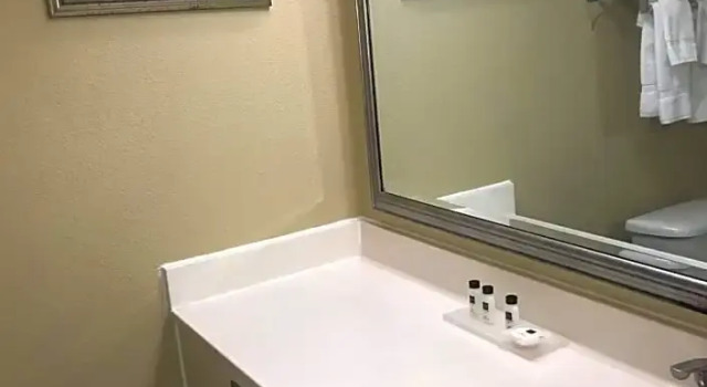 Четырёхместный люкс c 1 комнатой Country Inn & Suites by Radisson, Fort Worth, TX