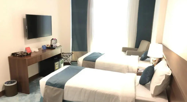 Zaha Al Madina Hotel