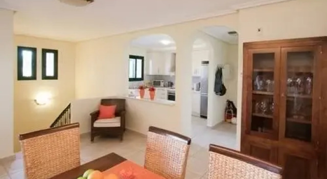Appartementen Semiramis Ii, Забронировать Отель Отели Альтеа с парковкой, рядом с Русская православная церковь Св. Архангела Михаила в Альтее, Парковка