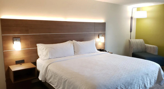 Двухместный номер Standard Holiday Inn Express Edgewood-Aberdeen-Bel Air