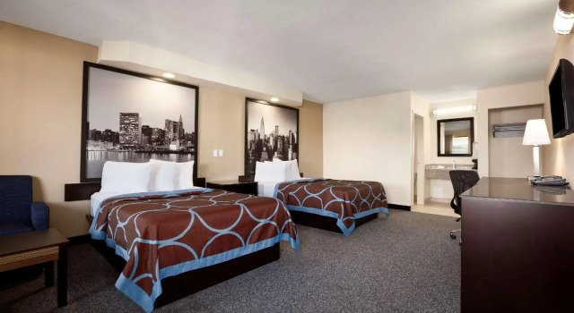 Четырёхместный номер Standard Super 8 by Wyndham Rahway/Newark