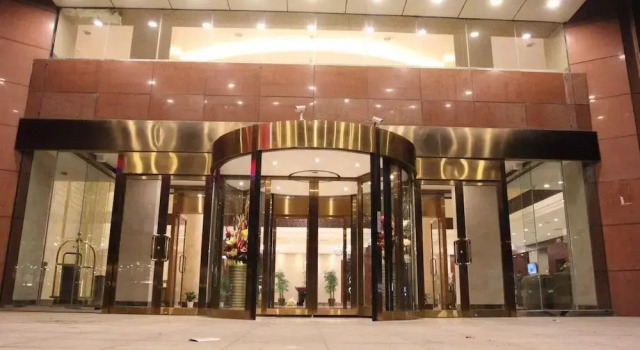 qingdao tianrunjinwang hotel