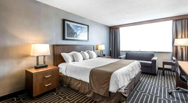 Номер Standard с видом на город Quality Inn