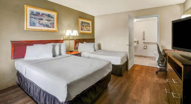 Четырёхместный номер Standard Motel 6 Lester - Philadelphia Airport
