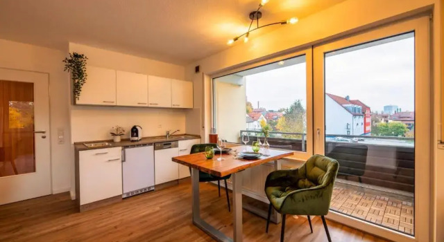 Exklusiv & Zentral: 1-Zi. Apartment mit Balkon Stellplatz, Varaa Huoneisto Hotellit Baijeri pysäköinnillä, Pysäköinti
