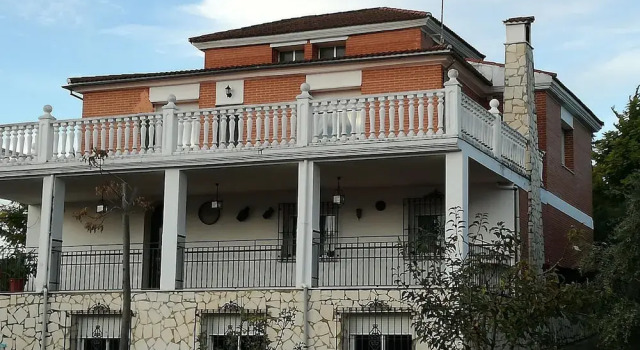 Magnificent Holiday Home in Cabra With Swimming Pool & Chillout Area, Book Hotel Hoteller i Lucena med parkering, Parkering