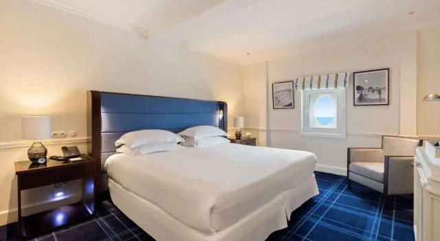 Двухместный номер Cruise Liner Deluxe Отель Hôtel du Palais Biarritz The Unbound Collection by Hyatt