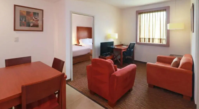 Люкс с 2 комнатами Staybridge Suites Queretaro by IHG