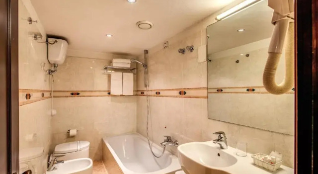 Трёхместный номер Standard Hotel Croce Di Malta