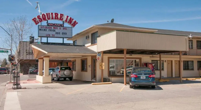 Esquire Inn, Book Mini-hotel Hoteller i Elko med parkering, Parkering