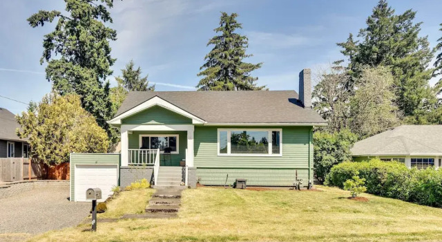 Коттедж Charming Portland Home, Walk to Light Rail!