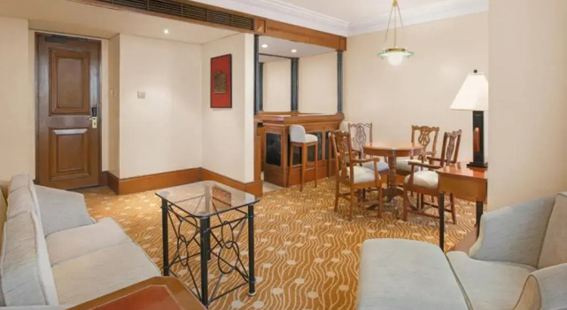 Люкс с 2 комнатами Holiday Inn & Suites Manila Galleria by IHG