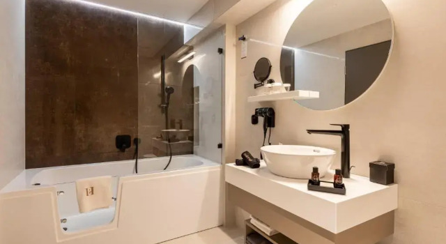 Двухместный номер Deluxe с видом на море Hotel Helikon, Keszthely
