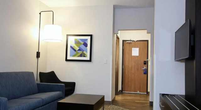 Люкс Holiday Inn Express Hotel & Suites Ashland by IHG