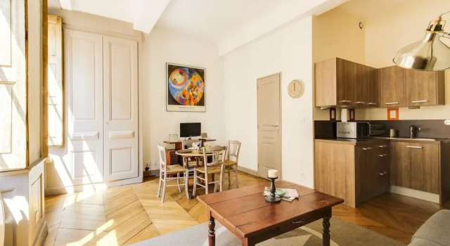 The Bright Vieux-lyon