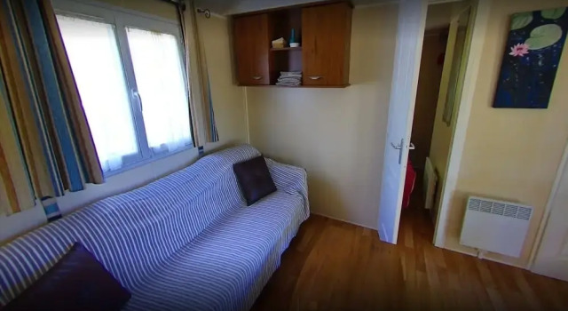 Camping de Monteglin, Rezerwuj Pole kempingowe Kempingi i glamping w Owernia, Pole kempingowe