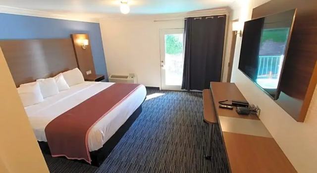 Двухместный номер Standard с видом на бассейн Reagan Resorts Inn