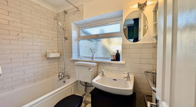 Коттедж Charming Two-bedroom Home in London