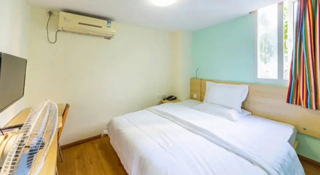 7Days Inn Chain Hotel (Guangzhou Beijing Road Gongyuanqian Subway Station)