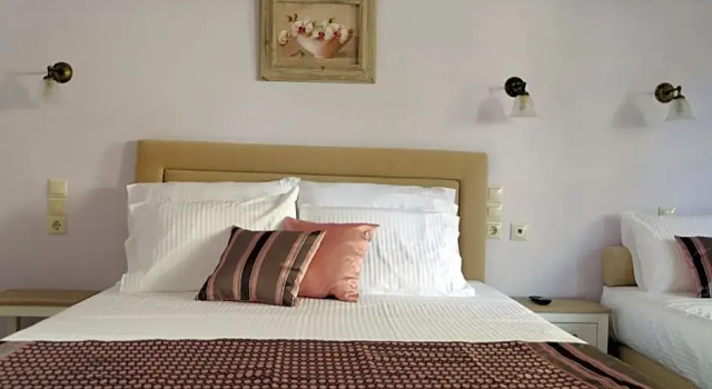 Alexandra Hotel, Prenota Hotel Kalentzi 