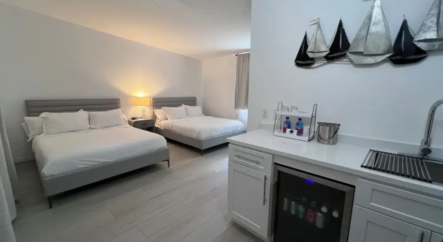 Люкс Wainscott Woods Retreat