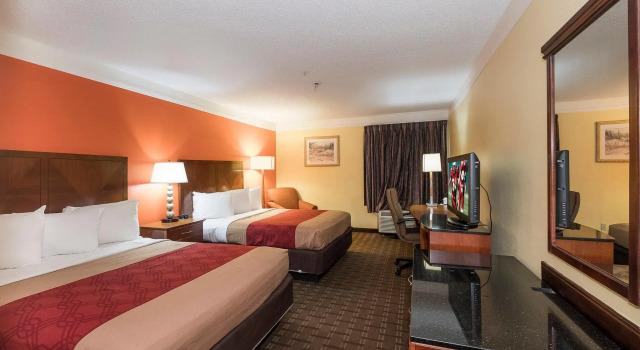 Четырёхместный номер Deluxe Red Roof Inn & Suites Madison, GA