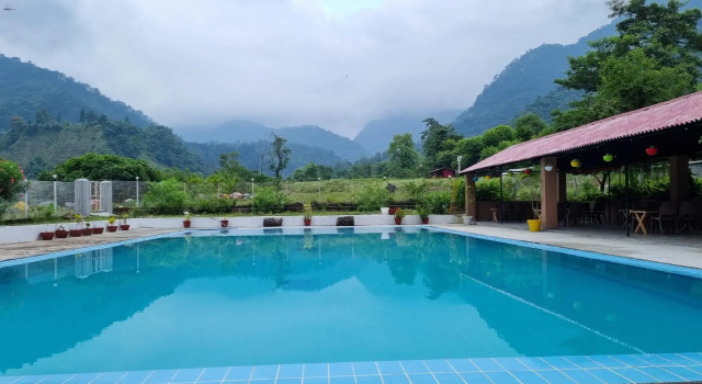 Balaut Camp - Resort, Rezerwuj Ośrodek wypoczynkowy Hotele w Uttarakhand z basenem, Basen